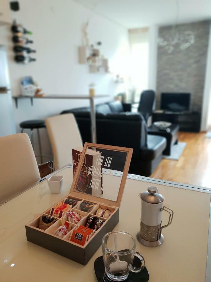 Maris Apartment *